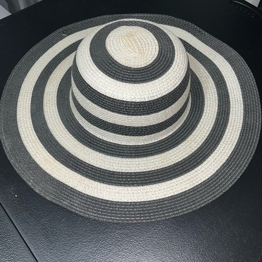 Peter Grimm True character straw hat